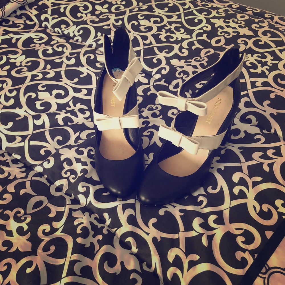Nice worn once Nine West heels